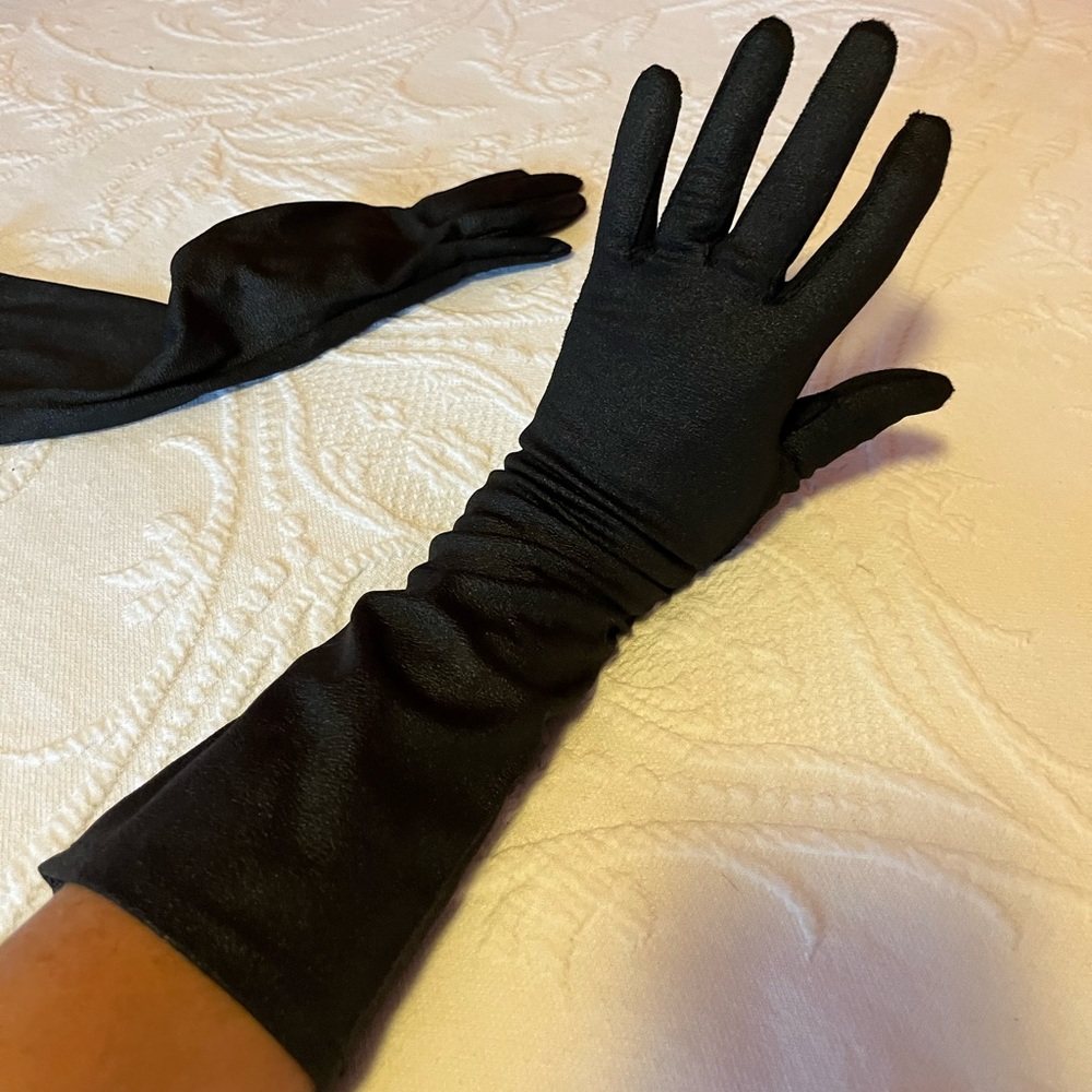 Vintage black gloves